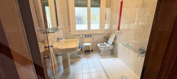 3 chambres Appartement à Bologna, Italy No. 17809 11