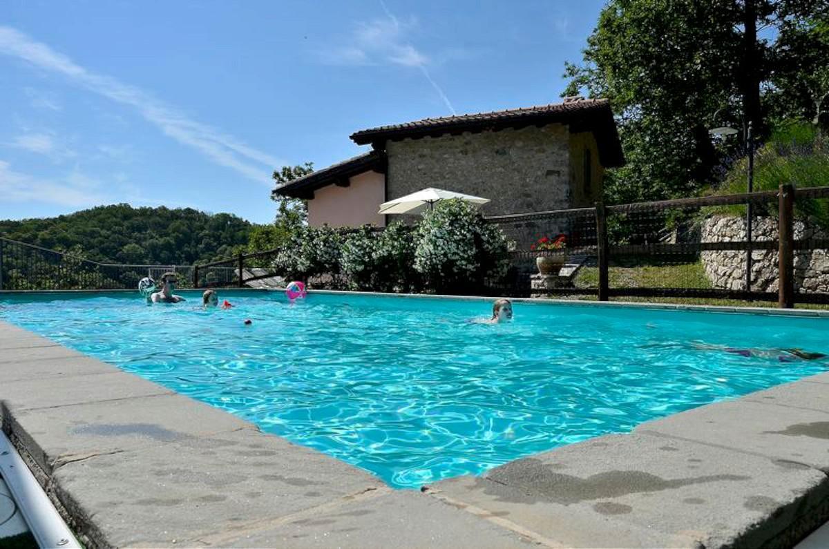 5 bedrooms House in Molazzana, Italy No. 706