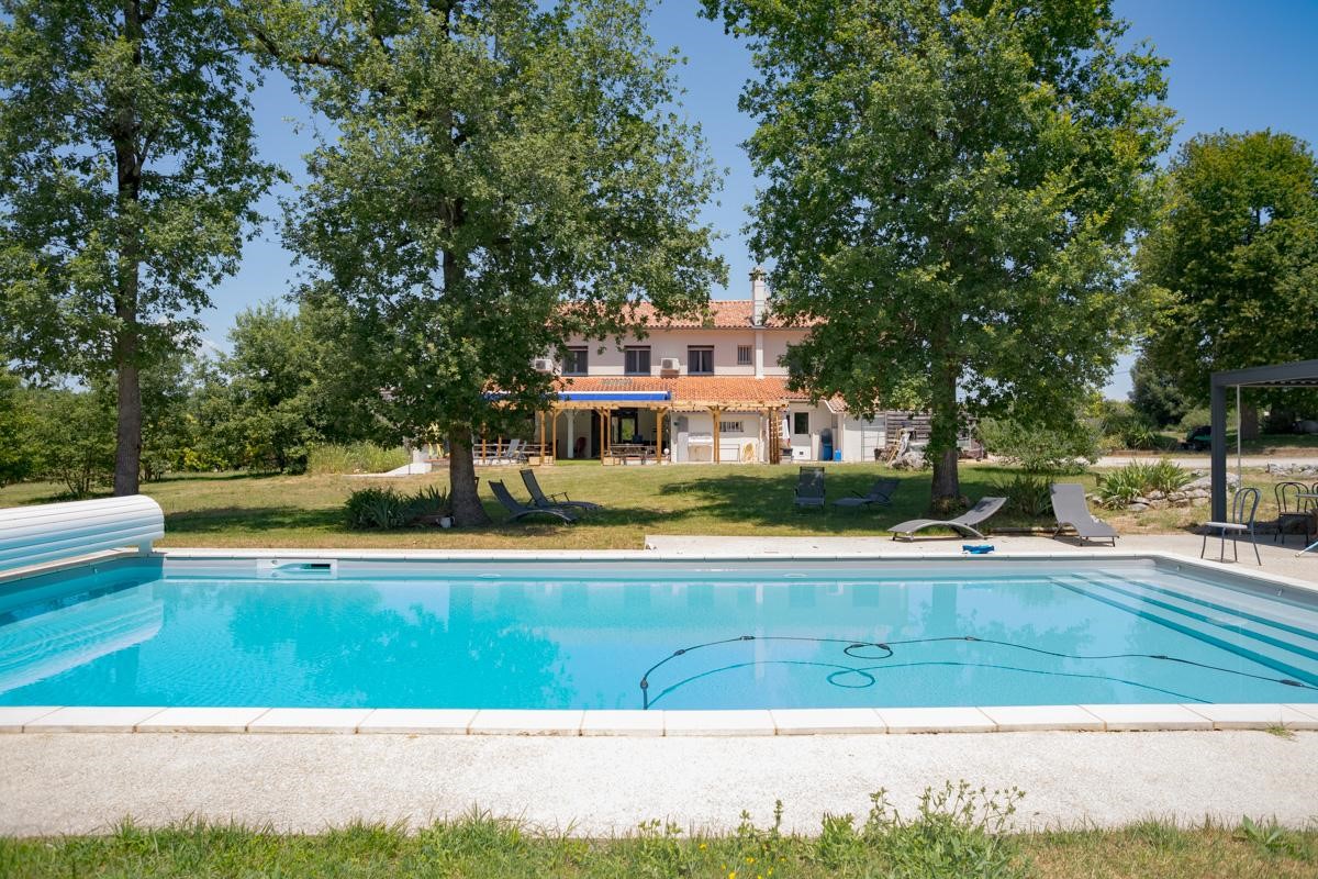 12 bedrooms House in Montauban, France No. 293735