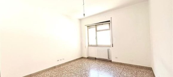 4 rooms Apartment in Rome, Italy No. 77749 4