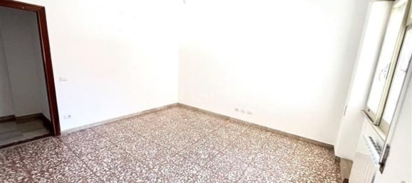 4 rooms Apartment in Rome, Italy No. 77749 6