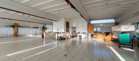 Склад с 2 комнатами в Сироло, Италия № 227166 36