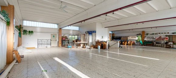 Склад с 2 комнатами в Сироло, Италия № 227166 2