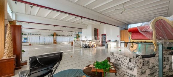 Склад с 2 комнатами в Сироло, Италия № 227166 31