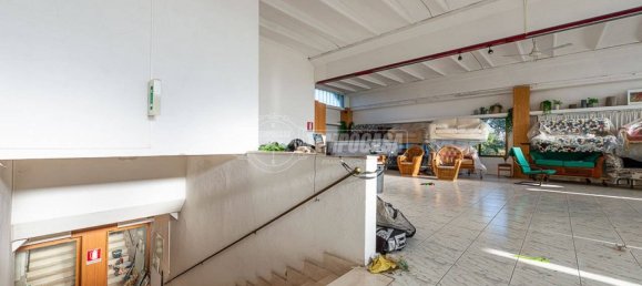 Склад с 2 комнатами в Сироло, Италия № 227166 19