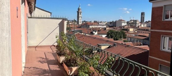 Apartamento T2 em Varese, Italy N.º 361290 12