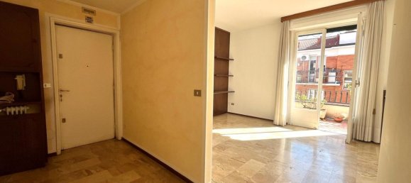 Apartamento T2 em Varese, Italy N.º 361290 2