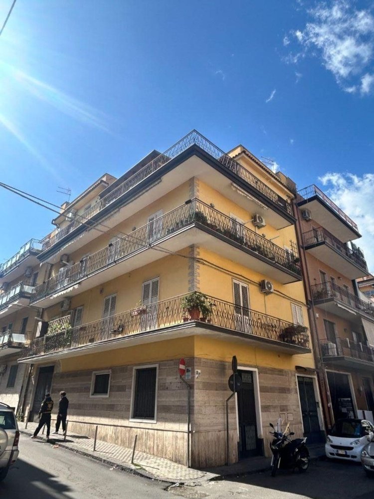 5-salle Appartement à Paternò, Italy No. 259699