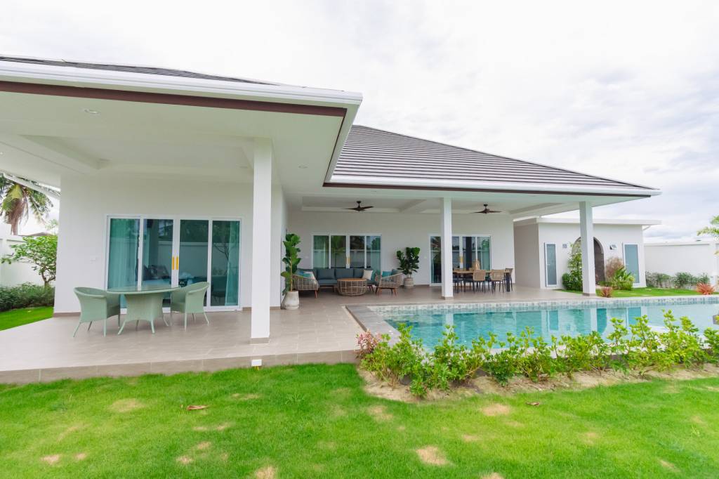 3 bedrooms Villa in Hua Hin, Thailand No. 22344