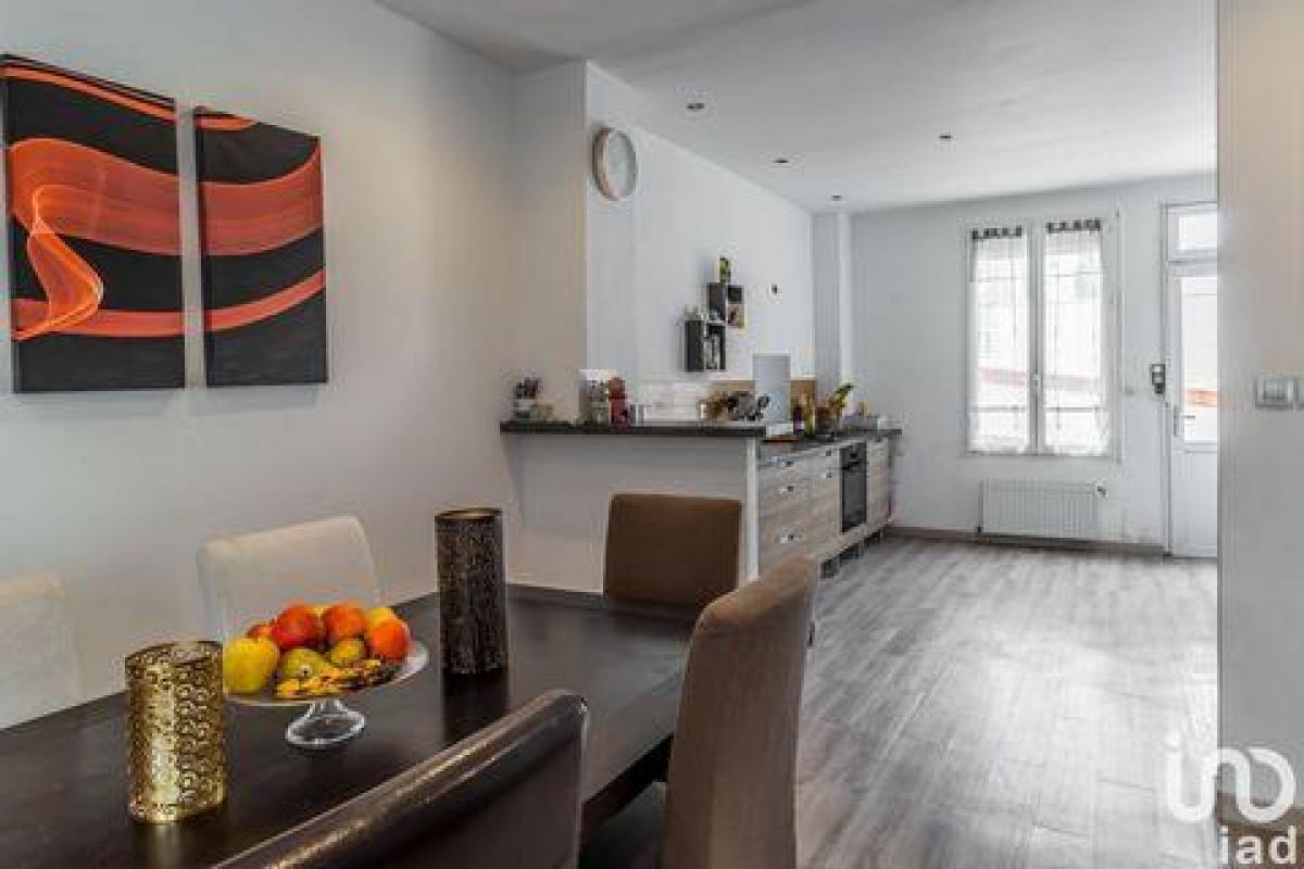 2 bedrooms House in Eaubonne, France No. 23808