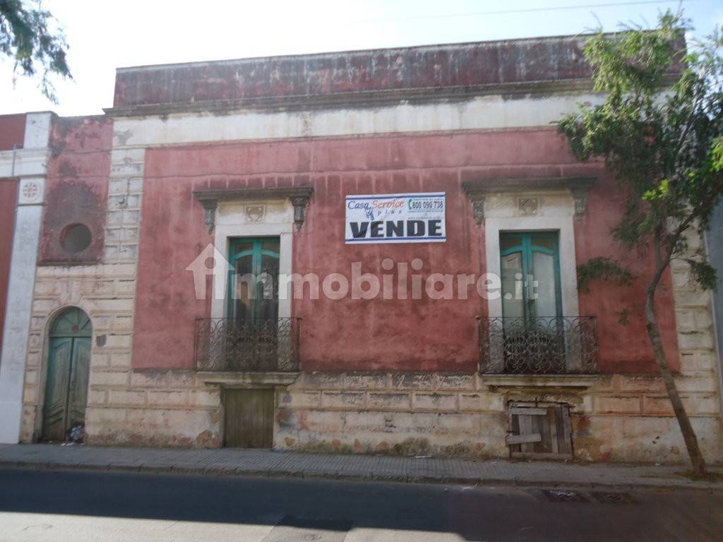 Дом с 2 спальнями в Racale, Италия № 59676