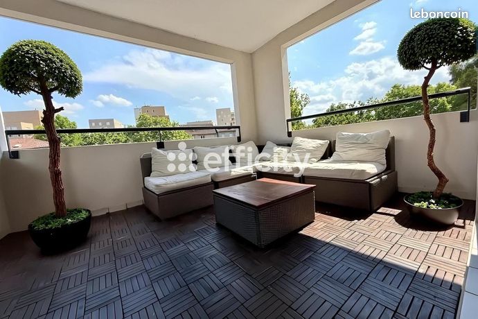 3 bedrooms Apartment in Villeurbanne, France No. 289240