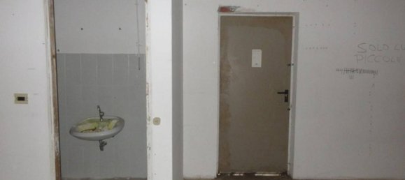 147m² Commercial property in Anzio, Italy No. 327875 11