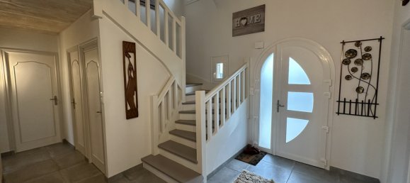 6 bedrooms House in Baud, France No. 203546 7