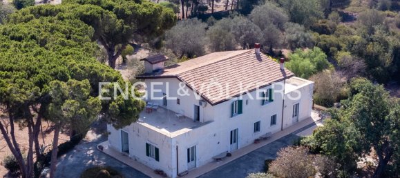 4 bedrooms Villa in Syracuse, Italy No. 245910 2
