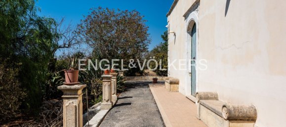 4 bedrooms Villa in Syracuse, Italy No. 245910 17
