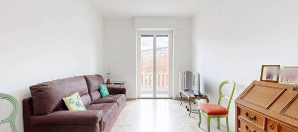 3 bedrooms Apartment in Milan, Italy No. 266576 2