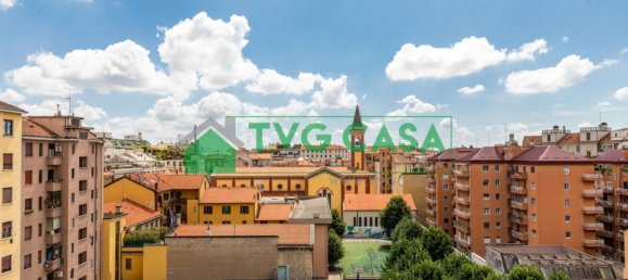 3 bedrooms Apartment in Milan, Italy No. 266576 25