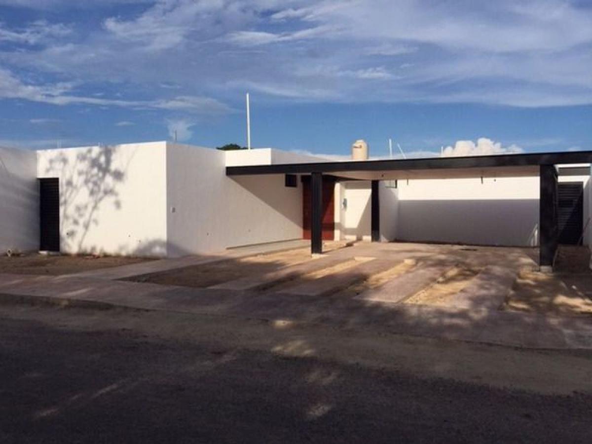 Casa de 3 dormitorios en Mérida, Mexico No. 23007