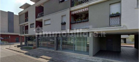 Коммерческая недвижимость с 5 комнатами в Брешиа, Италия № 326201 2