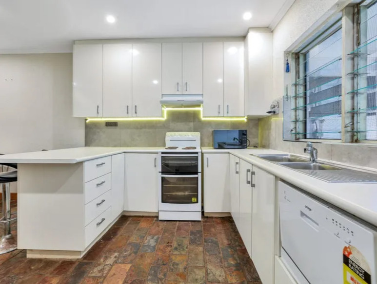 2 bedrooms Townhouse in Moil, Australia No. 436