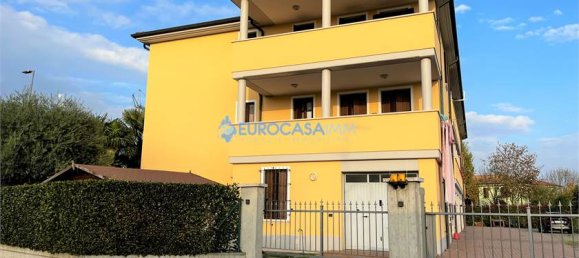 3 غرف نوم بانتهاوس في Fabbrico, Italy رقم 61246 19