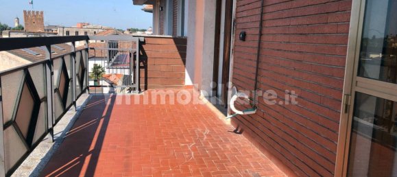 Estudio en Casalpusterlengo, Italy No. 303927 4