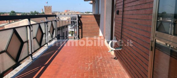 Estudio en Casalpusterlengo, Italy No. 303927 3