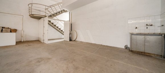 629m² Warehouse in Guimaraes, Portugal No. 15132 13