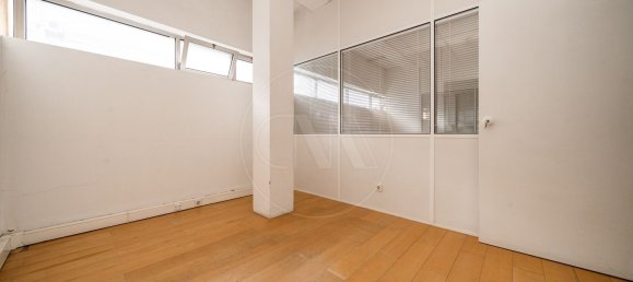 629m² Warehouse in Guimaraes, Portugal No. 15132 22