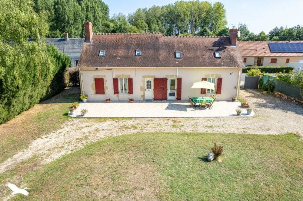 3 bedrooms House in Neuillay-les-Bois, France No. 286886