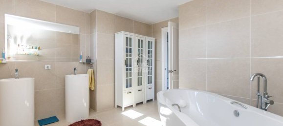 Villa de 4 dormitorios en Mahon, Spain No. 6291 7