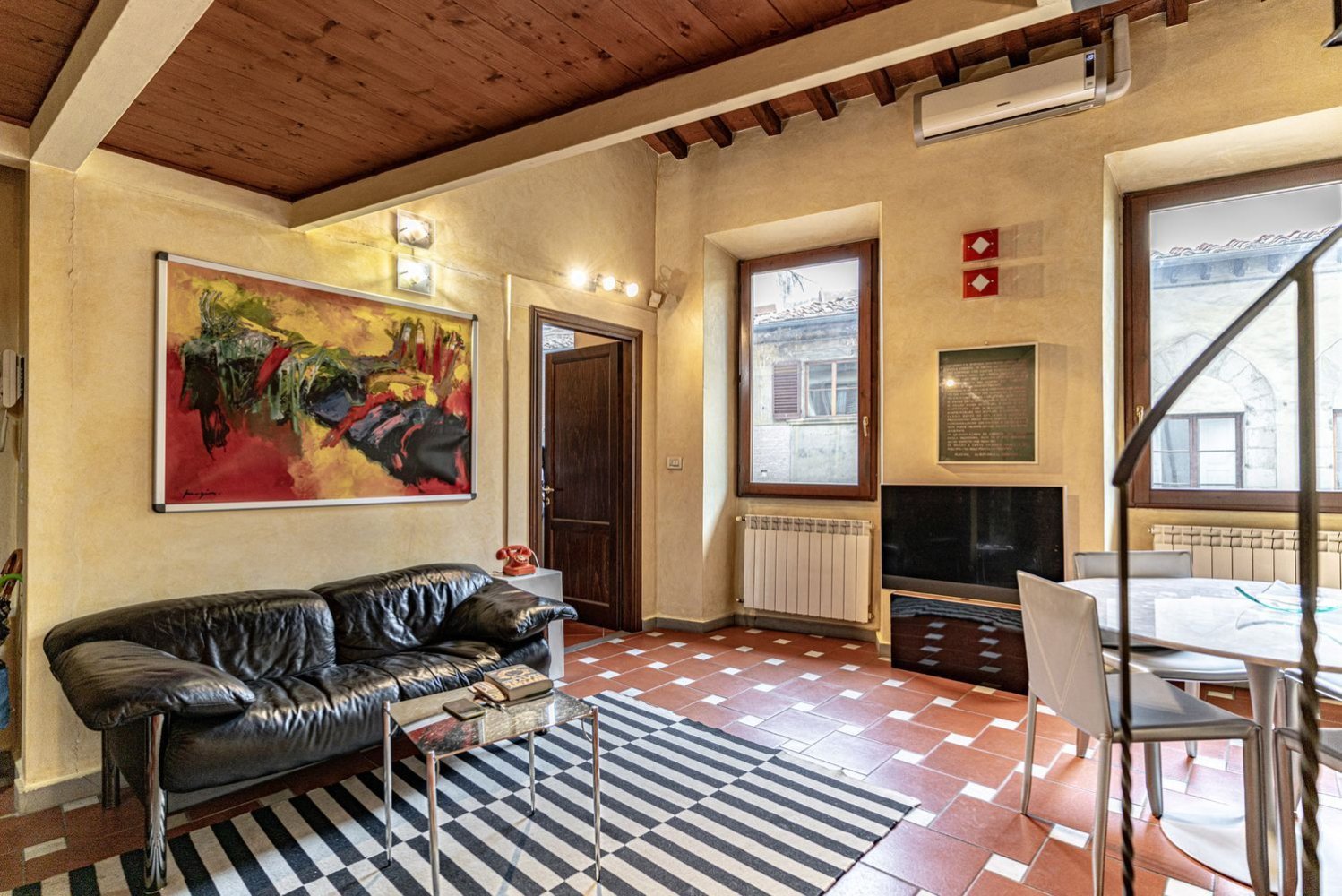 4 rooms Apartment in Florence, Italy No. 161888