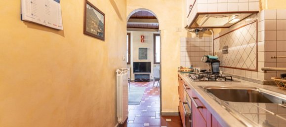 4 rooms Apartment in Florence, Italy No. 161888 12