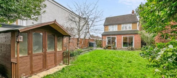 3 Schlafzimmer Haus in Chessington, United Kingdom, Nr. 10219 8