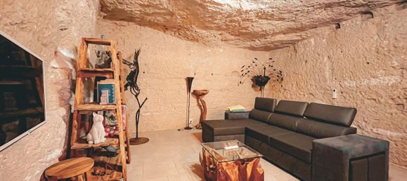 Casa de 2 dormitorios en Montresor, France No. 228154 5