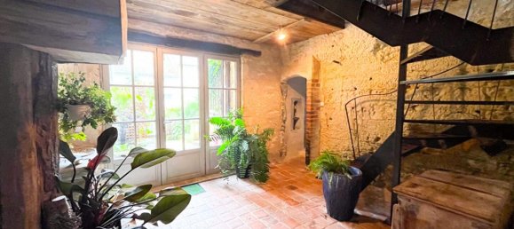 Casa de 2 dormitorios en Montresor, France No. 228154 3