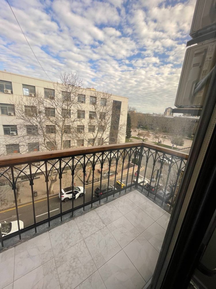 Apartamento de 3 dormitorios en Nasimi, Azerbaijan No. 2344