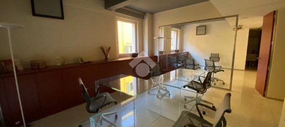 Офис с 3 комнатами в Верона, Италия № 68919 28