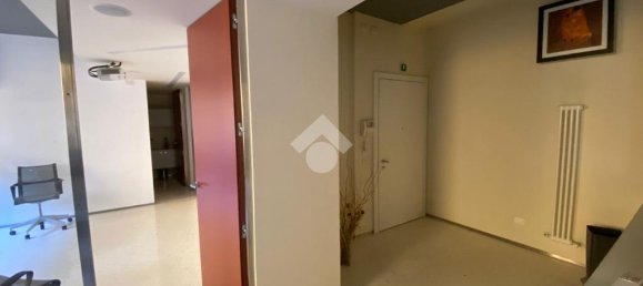 Офис с 3 комнатами в Верона, Италия № 68919 10