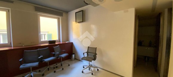 Офис с 3 комнатами в Верона, Италия № 68919 6