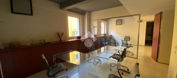 Офис с 3 комнатами в Верона, Италия № 68919 26