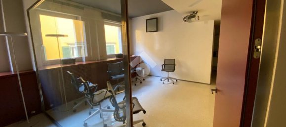 Офис с 3 комнатами в Верона, Италия № 68919 4