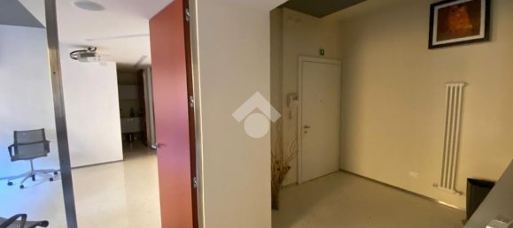 Офис с 3 комнатами в Верона, Италия № 68919 13