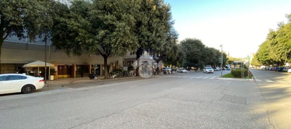 Офис с 3 комнатами в Верона, Италия № 68919 2