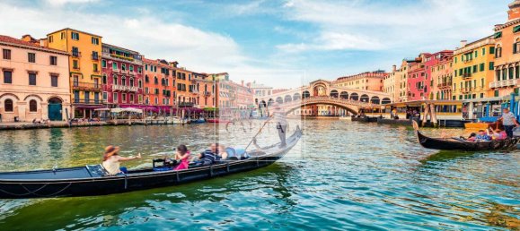 Villa de 6 dormitorios en Damac Lagoons, UAE No. 52389 2