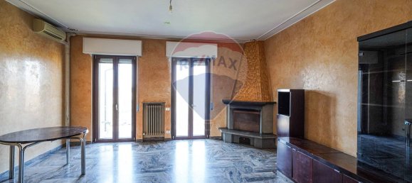 4-salle Appartement à Bottanuco, Italy No. 9646 9