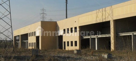 Склад с 3 комнатами в Арезе, Италия № 150369 12