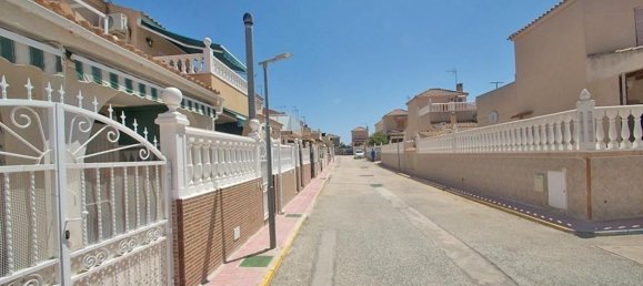 Adosado de 3 dormitorios en Torrevieja, Spain No. 133905 33