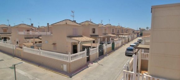 Adosado de 3 dormitorios en Torrevieja, Spain No. 133905 6